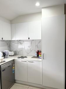 26 Gladstone Rd Highgate Hill