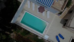 Seaside apartments with a swimming pool Selca, Brac - 22810