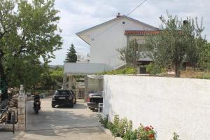 Apartments with parking space Novi Vinodolski - 22393