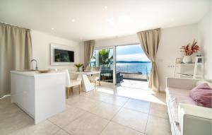 Beautiful Apartment In Bibinje