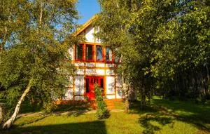 Stunning Home In Rowy With Wifi - Smołdziński Las