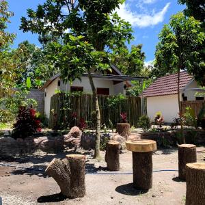 Avocado homestay