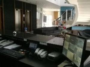 Flat 1 qto, piscina, loc central