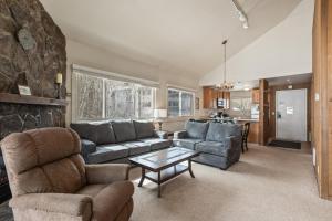 SNOW FLOWER 130 condo