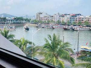 Căn Hộ 6 ngủ view biển và view âu tàu Tuần Châu - Hạ Long