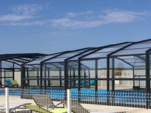 Chalet en bois 3 chambres dans domaine sécurisé avec piscine chauffée - FR-1-783-13