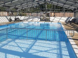 Chalets Charmant Chalet 3 Chambres avec Piscine Couverte a 10 min de la Plage de La Baule - FR-1-783-18 : photos des chambres