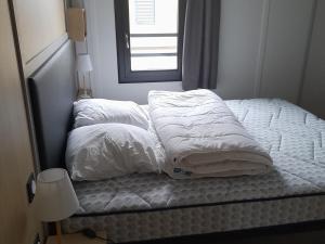 Chalets Charmant Chalet 3 Chambres avec Piscine Couverte a 10 min de la Plage de La Baule - FR-1-783-18 : photos des chambres