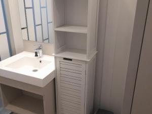 Chalets Charmant Chalet 3 Chambres avec Piscine Couverte a 10 min de la Plage de La Baule - FR-1-783-18 : photos des chambres