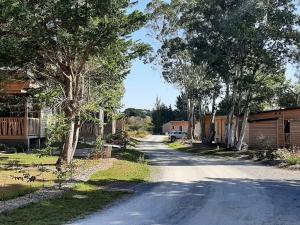 Chalets Charmant Chalet 3 Chambres avec Piscine Couverte a 10 min de la Plage de La Baule - FR-1-783-18 : photos des chambres