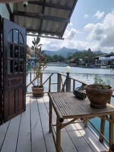 Jonnie's Riverside Resort - Ban Phai Bae