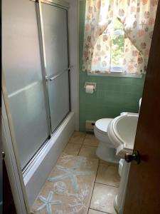 Stunning Apartment In Surf City With 3 Bedrooms, Internet And Wifi