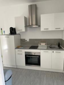Appartement t2 avec terrasse et cour