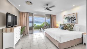 Lagoon Beachfront Lodge 206 on Hamilton Island by HamoRent