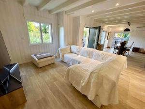 Ferienhaus mit beheiztem Pool in Claouey