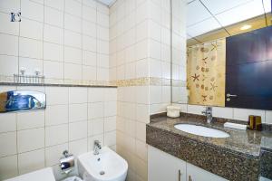 Luxury Escapes - Marina Views 1BR Apartments - Bay Central Dubai Marina