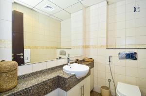 Luxury Escapes - Marina Views 1BR Apartments - Bay Central Dubai Marina