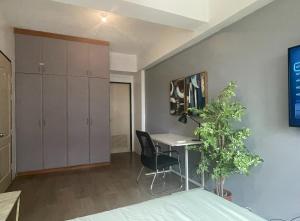 Spacious 1 Bedroom unit Forbeswood Heights