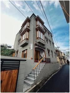 Photo of Maple House, Le