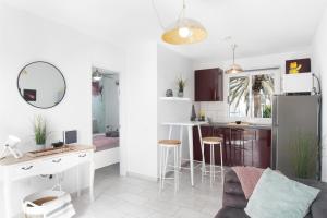 "Hoplaco" by Corralejobeach Apartments