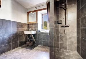 Chalets Residence La Ferme De Marie - Chalet La Ferme de Marie - 14 Personnes - Cote d-Arbroz MAE-3751 : photos des chambres