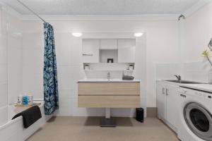 Terrific & Tranquil! 1Bed1BathBalcony~ Clayfield