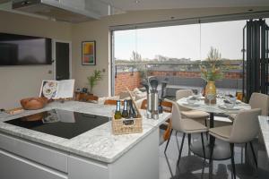 Stunning Luxury 3 Bed Penthouse Sleeps 2 to 6
