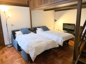 GuestHost - Charming Apartment 7 stops from Duomo