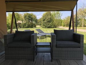 Tentes de luxe Budget Glamping Safaritent La Bretonniere : photos des chambres