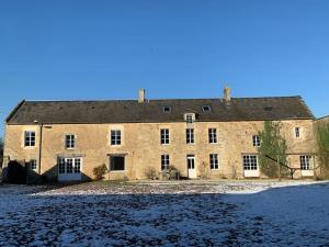 Maisons de vacances Grand gite de groupe pour se retrouver en famille ou entre amis proche plage debarquement : Maison 5 Chambres