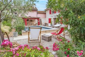 B&B / Chambres d'hotes CHAMBRES D'HOTES L'Oreliane en Provence Adults Only : photos des chambres