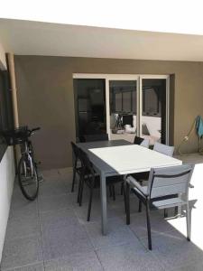 Appartement neuf, climatisé, piscine, terrasse
