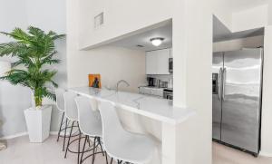 3BR Beach Condo: Private Balcony & Pool Access - South Padre Island, Texas