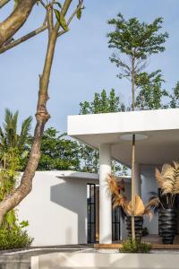 PREMIER APARTMENTS Canggu area with gym coworking parking security and full services