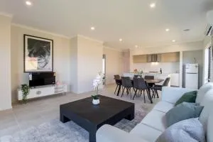 Cozy Home in Clyde - Devon Meadows