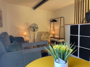 TiLLEY lounge Tiny house