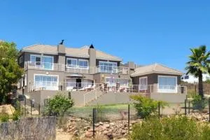 Clanwilliam Waterside Villa - Graafwater