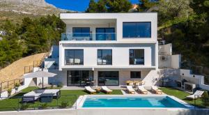 Villa Sunset Split overviewing Split and Podstrana bay