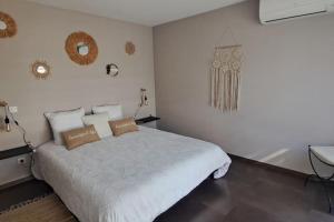 Maisons de vacances Maison de vacances avec piscine proche mer et montagne : photos des chambres