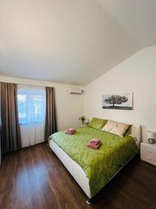 3 holiday apartments with shared pool, peaceful location