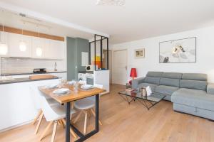 Appartements Spacieux appartement - Parking - Piscine - BV : photos des chambres