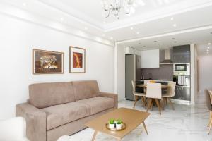 Crystal Haven Luxury Apartment by BiNoBi!