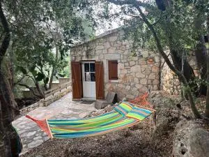 La casa tra gli alberi e il cottage - Mánganos