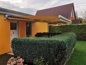 Kubis Modern Retreat