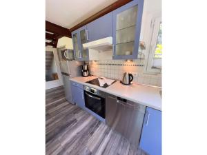 Beach Hut Modern Retreat