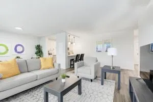 Arlington Chic 2BR - Minutes to DC and Hotspots - Addison Heights