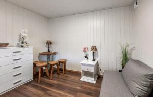 Beautiful Home In Bjärnum With Wifi