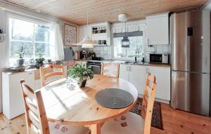 Gorgeous Home In Örkelljunga With Wifi