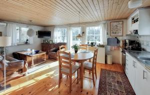 Gorgeous Home In Örkelljunga With Wifi