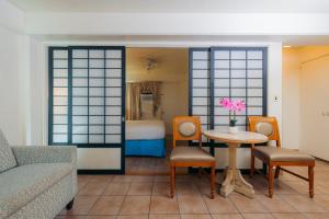 One Bedroom 1 King and Sofa Bed room in Pagoda Waikiki